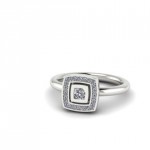 Anell d´or blanc amb diamants.
